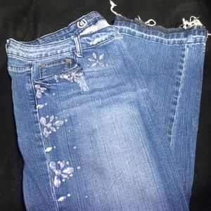 Good Time Capri Jeans with Embellishments